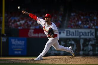 I Cubs fanno un'interessante richiesta di rinuncia e aggiungono un lanciatore dei Cardinals