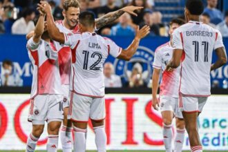 Wood ha segnato due gol mentre la rivoluzione in visita del New England ha schiacciato il CF Montreal
